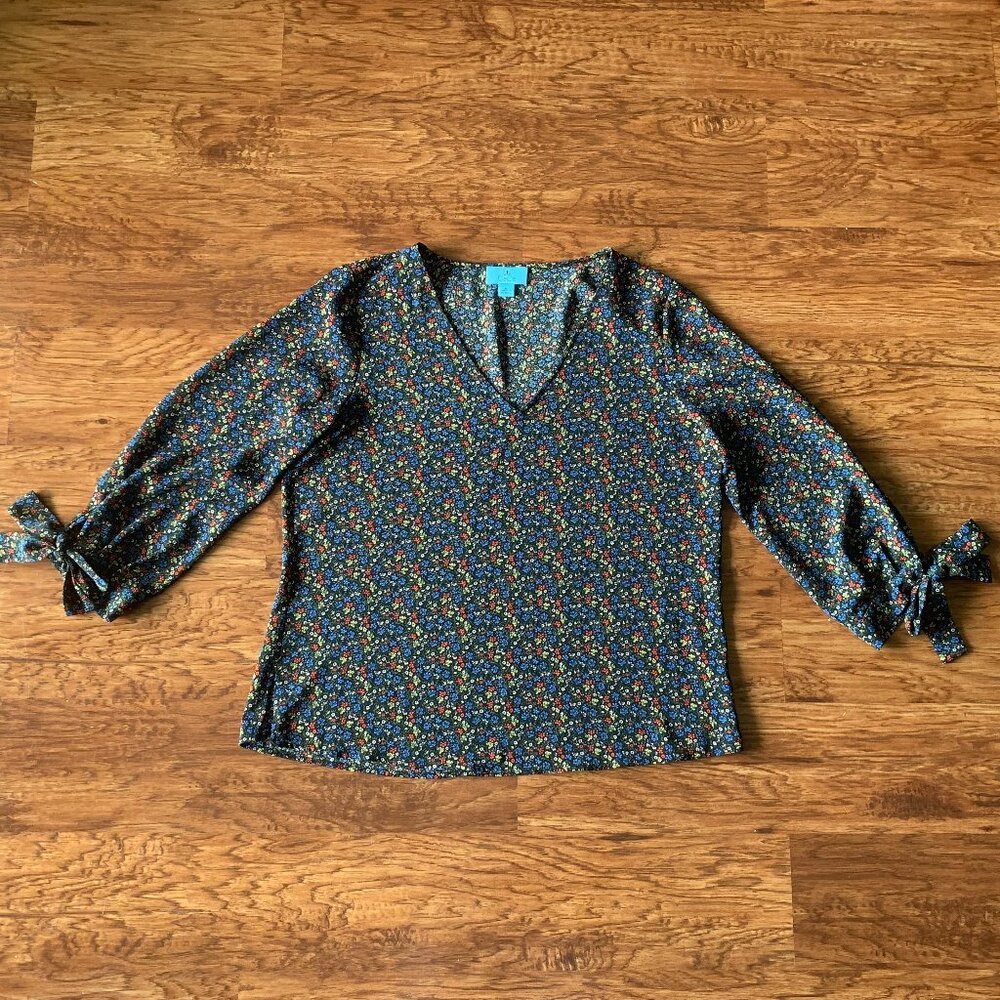 CeCe Multicolored Floral V Neck Blouse Tie Sleeves Slit Sides US Womens Size M
